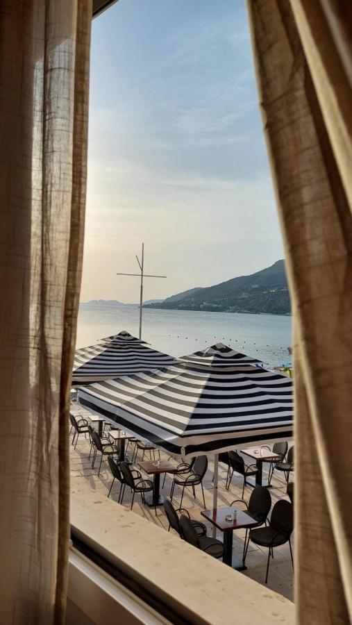 Onar Beachfront Residence, Loutraki Exterior foto